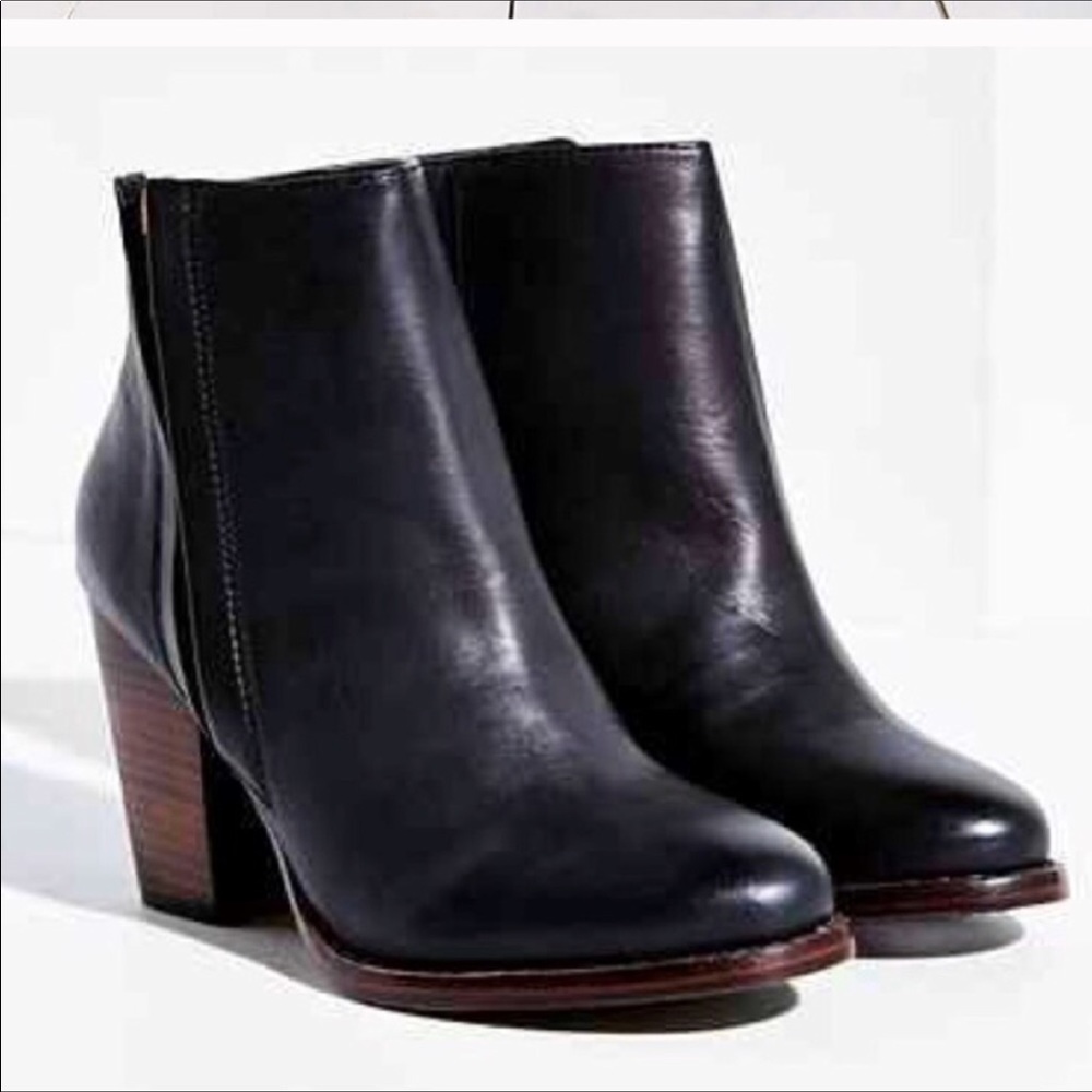 SILENCE & NOISE Urban Outfitters boots - Picture 3 of 8